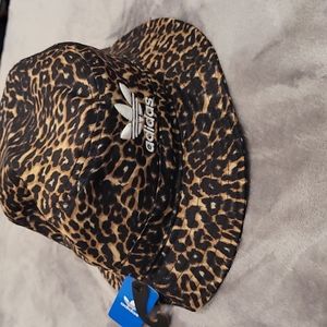 Adidas women bucket hat